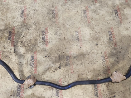 Стабилизатор передний