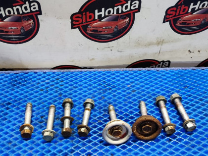 Болты задней подвески