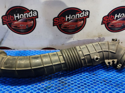 Патрубок воздушного фильтра