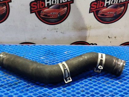 Патрубок радиатора