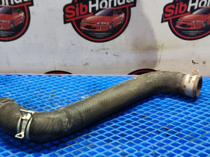 Патрубок радиатора