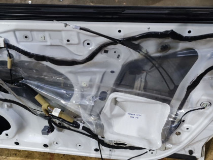 Дверь передняя правая