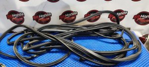 Уплотнители дверей 67861-33040 67862-33040 67871-33060 67872-33060 TOYOTA CAMRY