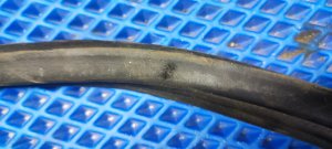 Уплотнительная резинка багажника MITSUBISHI AIRTREK OEM MR487749 CU2W 2003