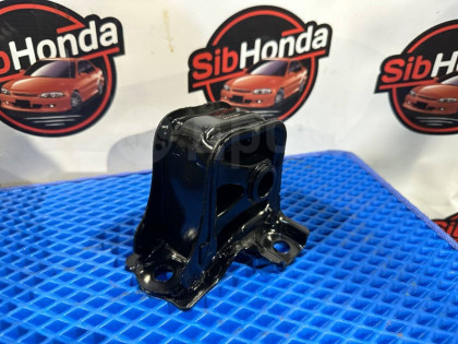 Подушка двигателя передняя