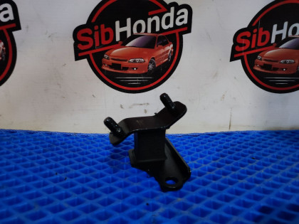 Подушка двигателя левая малая