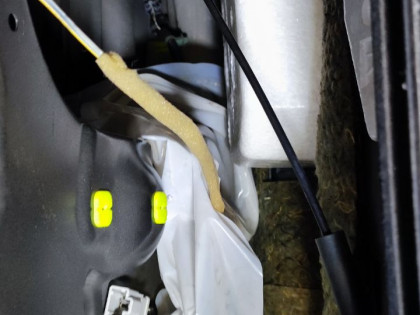 Тросик двери